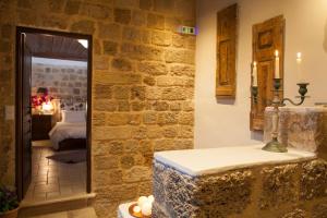 Medieval Dreams Villa tesisinde bir banyo