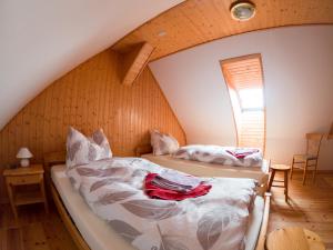 Postel nebo postele na pokoji v ubytování Pension Dalina + 4 fotografie