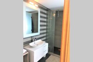 Bagno di Very beautiful apartment with see view 5th