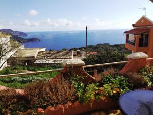 Traditional Panoramic Sea View House