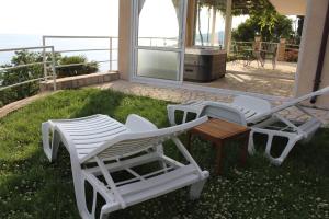 Balkón alebo terasa v ubytovaní Holiday Apartment Lira jacuzzi - sea view- terrace
