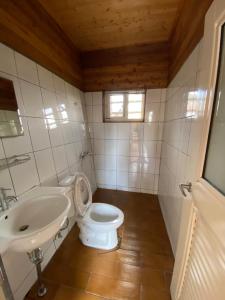 Ванна кімната в Dingdai Glass Villa