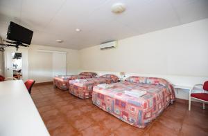 Letto o letti in una camera di Leichhardt Hotel Motel Cloncurry