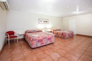 Letto o letti in una camera di Leichhardt Hotel Motel Cloncurry