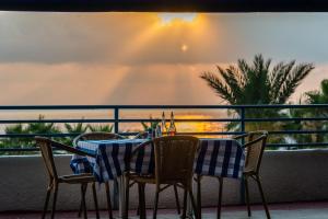 Balcone o terrazza di Helios Bay Hotel and Suites