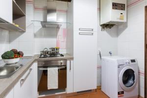 Η κουζίνα ή μικρή κουζίνα στο Center ZTL Lovely Apartment
