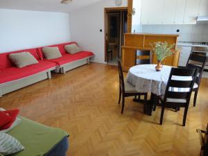 Posedenie v ubytovaní APARTMAN LUCIJAN