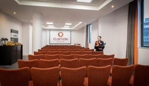 Zona de afaceri și/sau sala de conferințe de la Clayton Hotel Cardiff