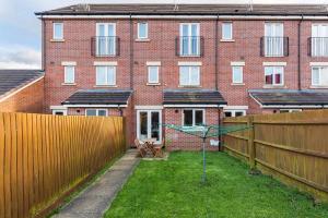 Gallery image of 6 Bedroom New Build House in Wolverhampton