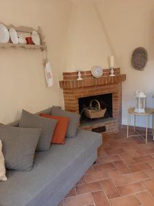 A seating area at Agula Relais appartamento