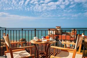 Vista generica sul mare o vista sul mare dall'interno dell'hotel