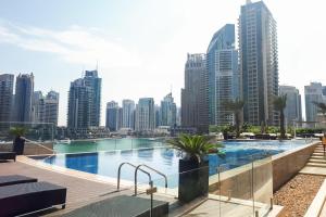 Foto dalla galleria di LUX - Lavish Suite with Full Palm Jumeirah View 2 a Dubai