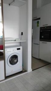 Kuchyňa alebo kuchynka v ubytovaní Apartment Studio BOSSANOVA
