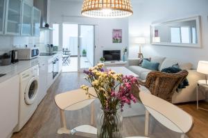 Η κουζίνα ή μικρή κουζίνα στο Duplex Flamingo Cadiz