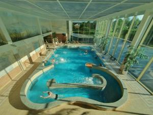 Bazén v ubytování Toila Spa Hotel nebo v jeho okolí