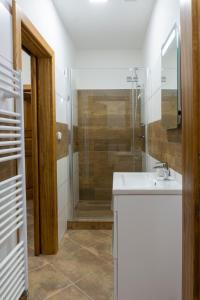 A bathroom at Penzion Růže