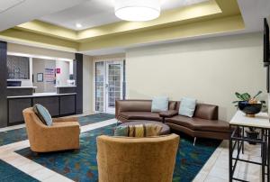 Istumisnurk majutusasutuses Candlewood Suites Warner Robins, an IHG Hotel