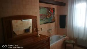 A bathroom at Cà Dangi Art Camere in dimora immersa nella campagna veneta