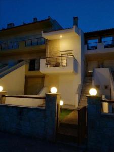 Balkón nebo terasa v ubytování Kryopigi Home 1