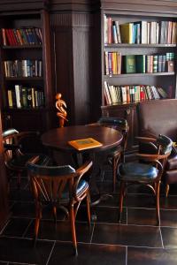 Biblioteca nell'hotel