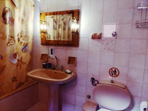 Koupelna v ubytování Traditional Panoramic Sea View House + 37 fotografií