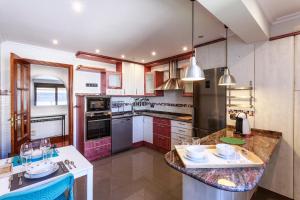 Kitchen o kitchenette sa CASA DAMATXO - De Luxe, Terracita, Espacioso, Ideal familia y parejas & 1 minuto a la Playa