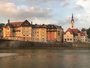 Výhled na řeku, která protéká v blízkosti apartmánu