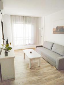 Część wypoczynkowa w obiekcie Apartamento Ronda 4 - Los Boliches
