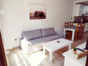 Część wypoczynkowa w obiekcie Apartamento Ronda 4 - Los Boliches
