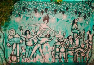 een muurschildering aan de zijkant van een muur bij Andino in Salta