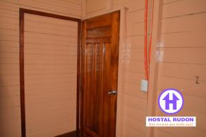 Sertifikat, penghargaan, tanda, atau dokumen yang dipajang di Apartamentos y Hostal RUDON #1