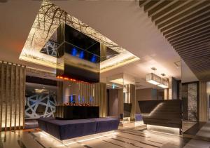Posezení v ubytování HOTEL U's 香櫨園