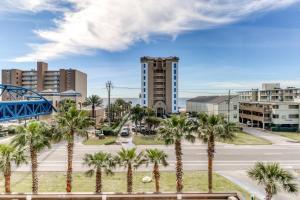 Gallery image of Crystal Tower Condominiums in Gulf Shores
