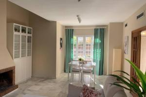 Χώρος καθιστικού στο VIVE JEREZ Casa de lujo con piscina y barbacoa en la mejor zona de Jerez de la Frontera