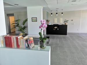 Lobby alebo recepcia v ubytovaní Hotel Herbeira + 35 fotografií