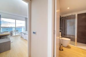 Um banheiro em Hotel Simbad Ibiza