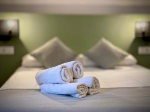 Postel nebo postele na pokoji v ubytování Apartment SunClub CalaVinya