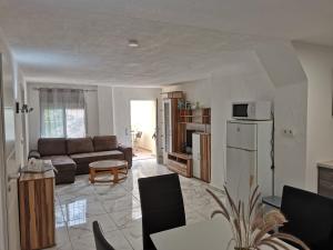 Kuchyňa alebo kuchynka v ubytovaní Villa Romeo