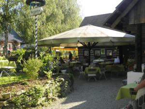 Um jardim no exterior de Herberts Stubn