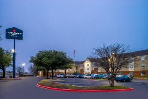 Zdjęcie z galerii obiektu Candlewood Suites Austin-Round Rock, an IHG Hotel w mieście Round Rock