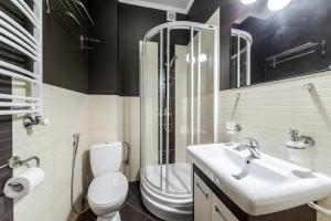 Ванная комната в Apartment on Stavropihiiska Street 1