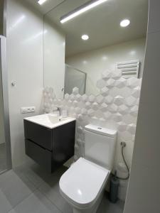 Kúpeľňa v ubytovaní Stylowy 2-pokojowy apartament 5 min. od Rynku + 37 fotografií
