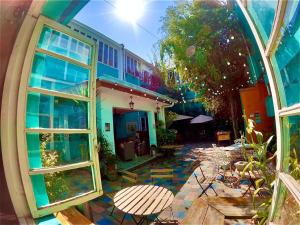Um jardim em Hostal Providencia