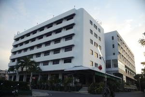 อาคารที่มีโรงแรม