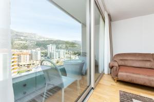 Ein allgemeiner Bergblick oder ein Berglick von der Ferienwohnung aus