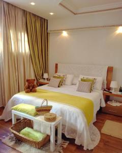 Afbeelding uit fotogalerij van Appart 5min de l'aéroport & tramway in Sale