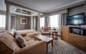 Posezení v ubytování Monte Carlo Inn Vaughan Suites