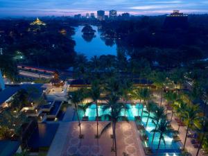 Gallery image of Chatrium Hotel Royal Lake Yangon in Yangon