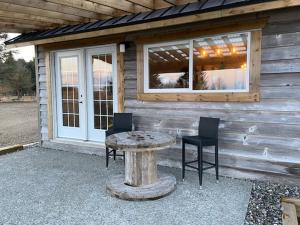Gallery image of Sunrise Cabin private beach front accommodation in Sandspit
