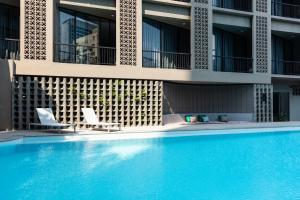 Bazén v ubytování Reno hotel nebo v jeho okolí